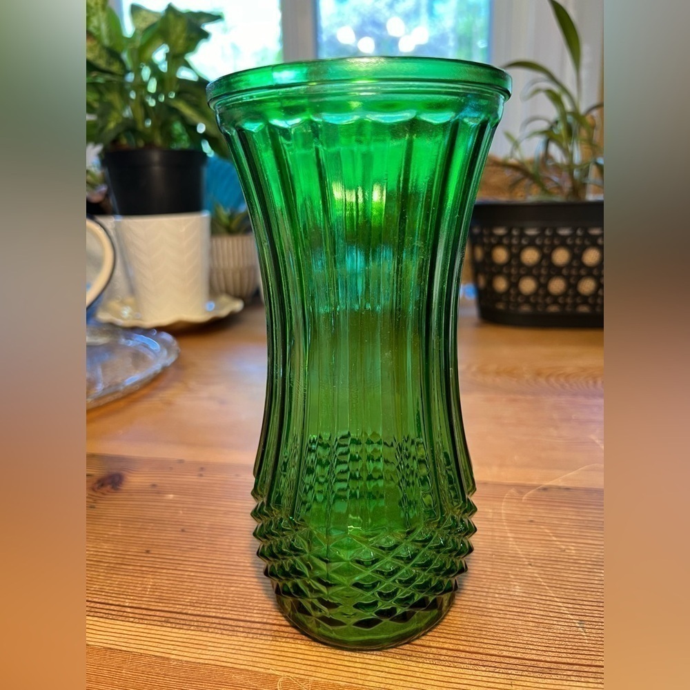 8.5”Hoosier Vintage green glass vase.